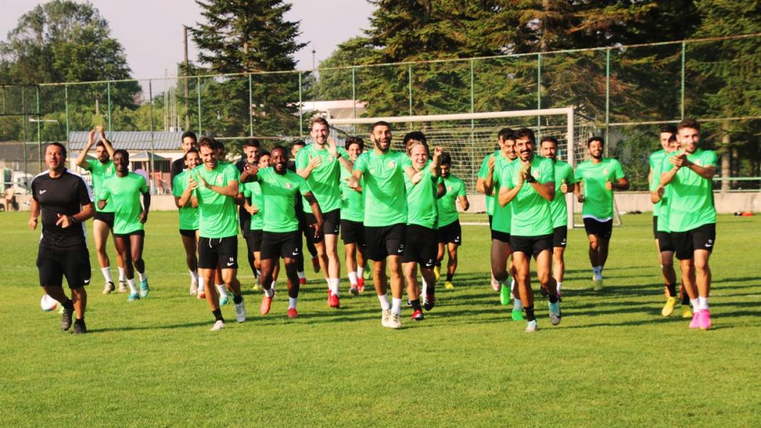 Urfaspor yönetimi kısıtlı bütçeyle 35 günde takımı yeniden kurdu: Başkandan 'takımı sahiplenin' çağrısı 8